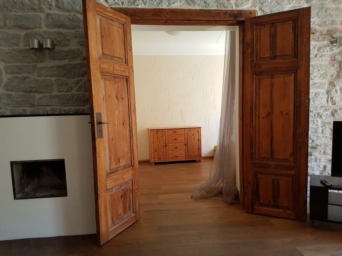 Old Town Apartment *